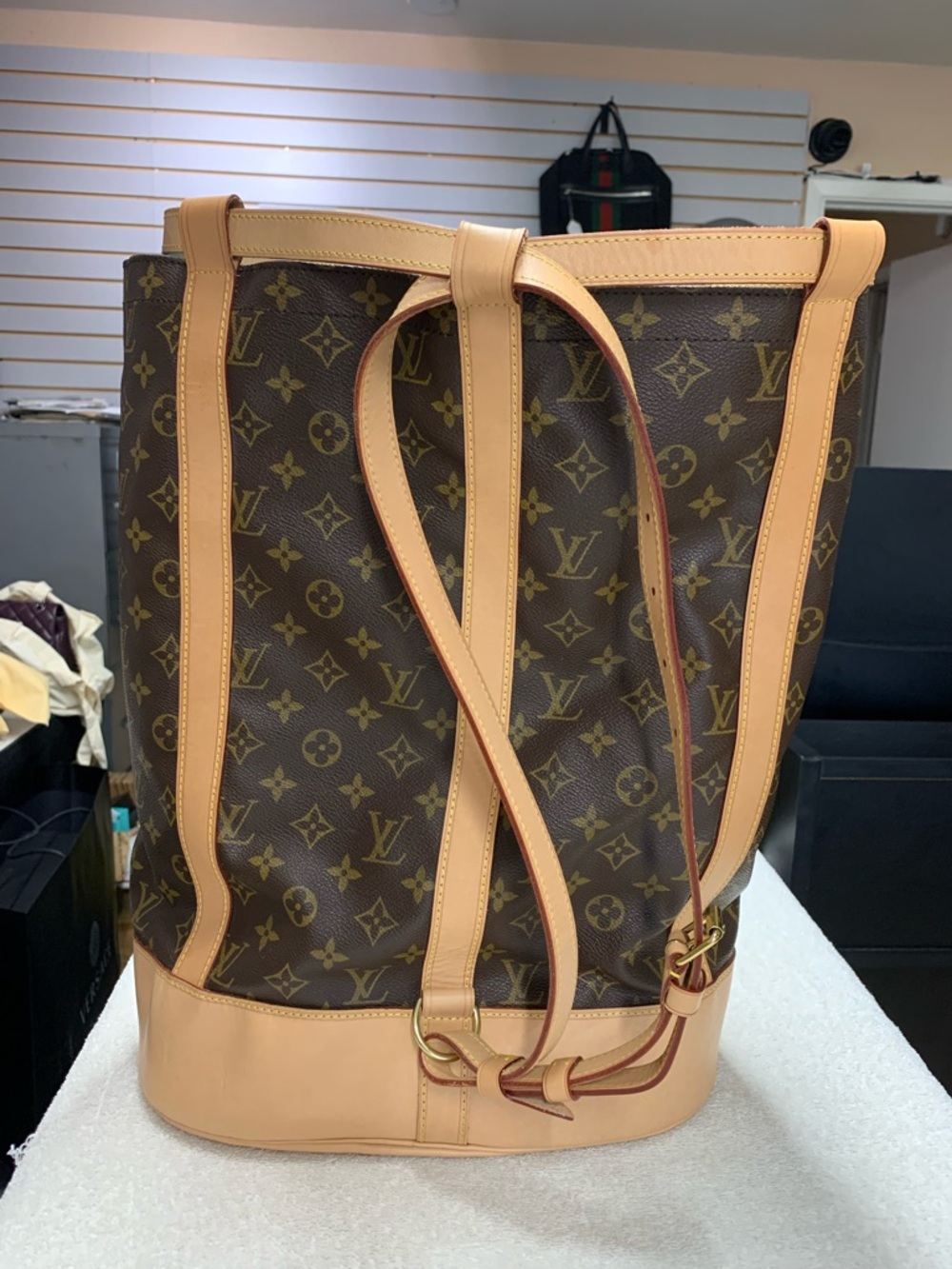 Louis Vuitton Randonnee GM Monogram Backpack - Picture 3 of 16